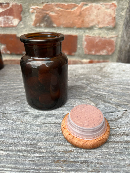 Apotheker Gewürzgläser mit Holzdeckeln im vintage Stil