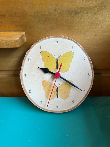 Einzelstück Uhr Schmetterlinge gelb