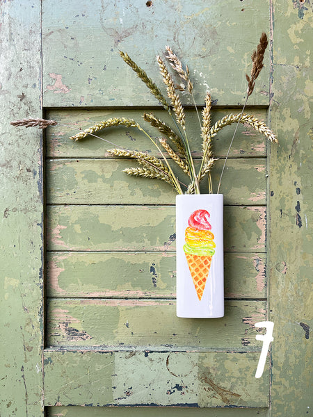 Wandvase Keramik mit sommerlichem Print